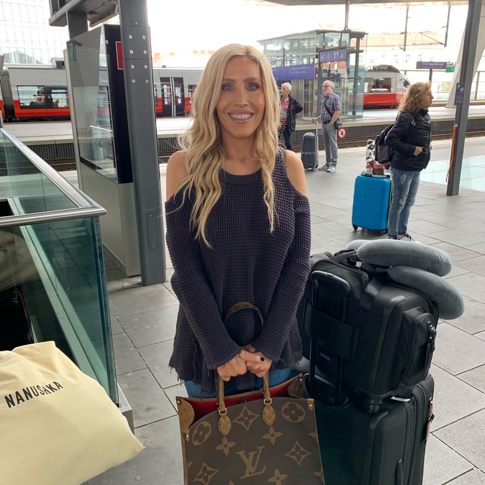 Meet your Posher, Danielle